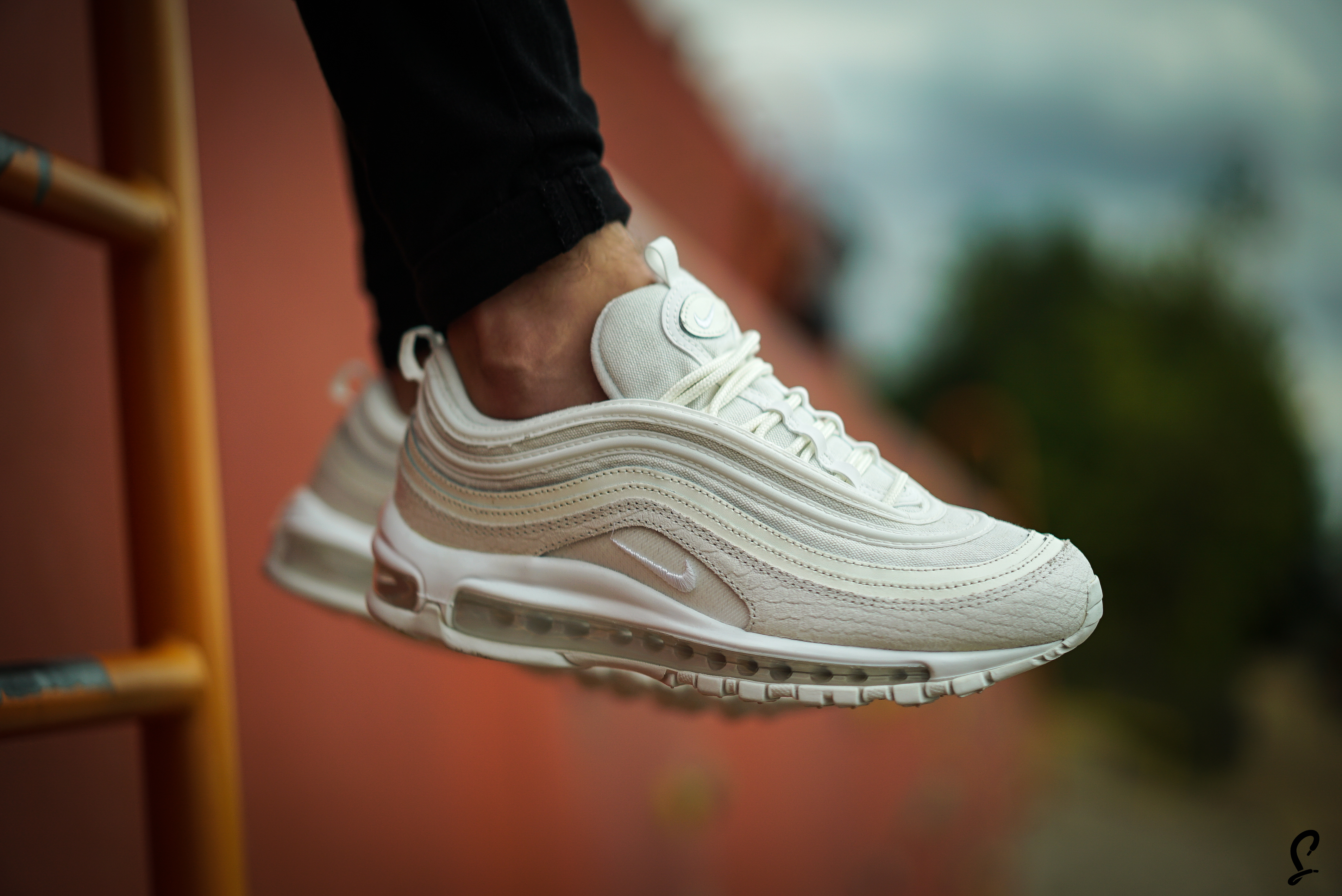 air max 97 white on foot
